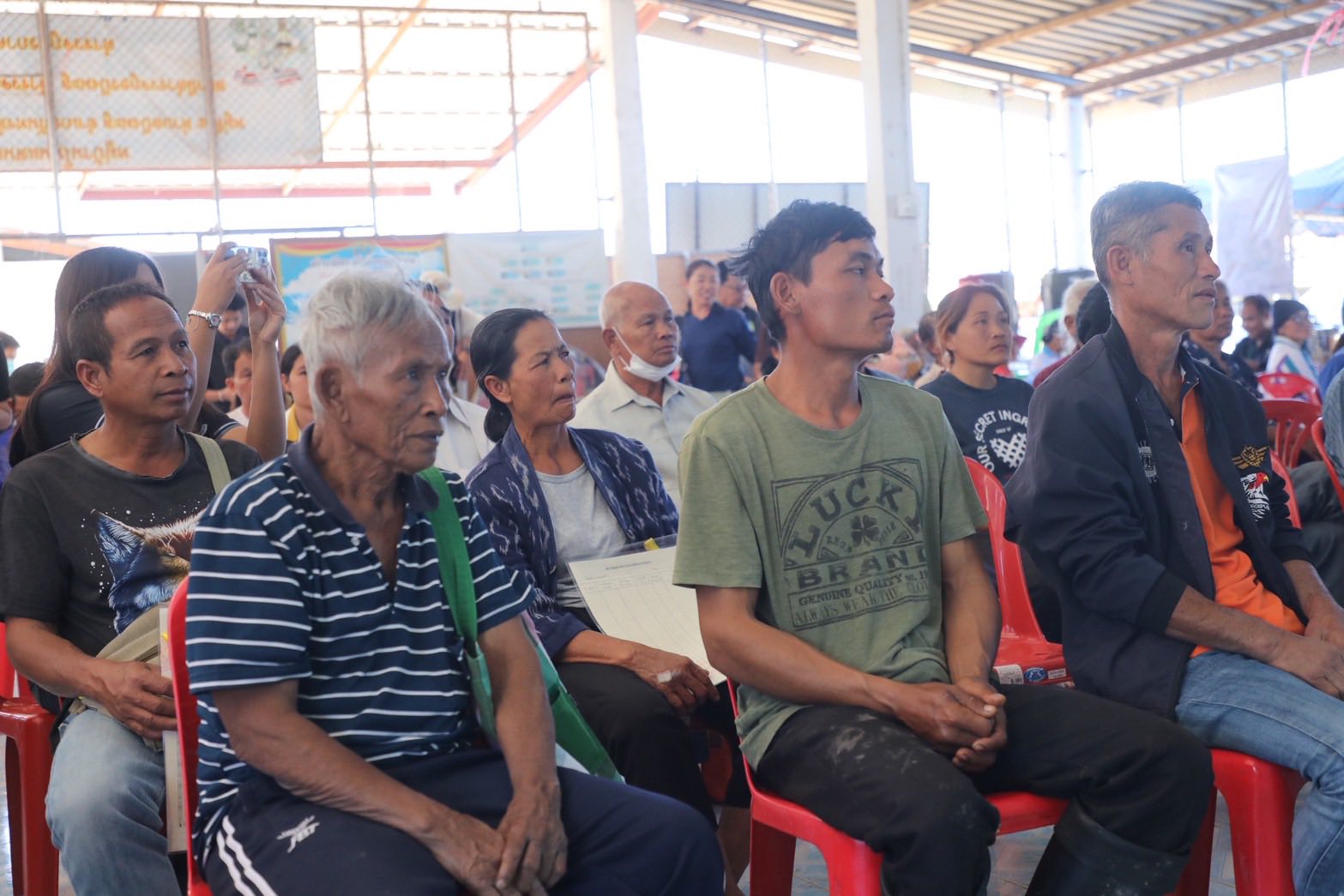 title - “ส.ป.ก. ไม่ทิ้งใครไว้ข้างหลัง” เลขาฯ สั่งลุย ศูนย์เคลื่อนที่ เร่งช่วยเกษตรกรในเขตปฏิรูปที่ดินในพื้นที่เสี่ยงภัย